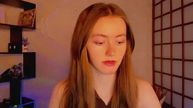 KateCuddle online show from 4, 3, 2025