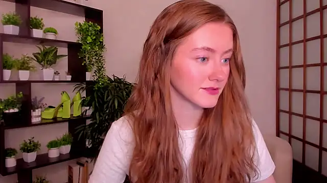 KateCuddle online show from 10, 9, 2025