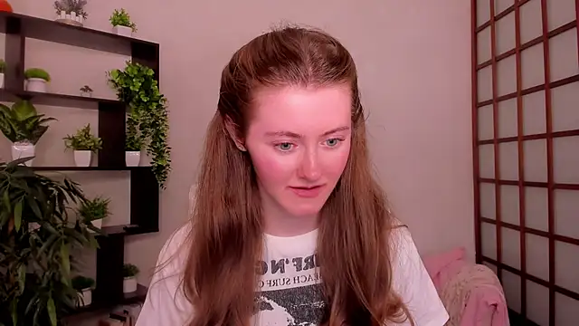 KateCuddle online show from 25, 6, 2026