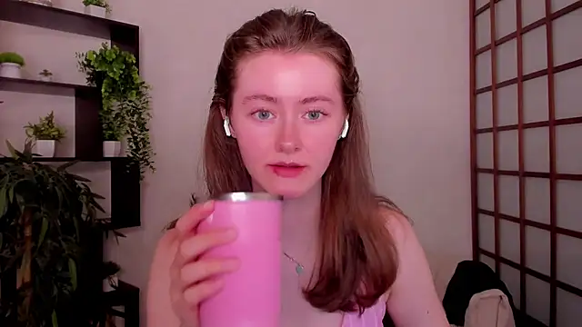 KateCuddle online show from 3, 7, 2026