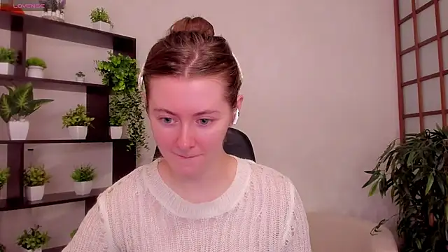 KateCuddle online show from 4, 8, 2026