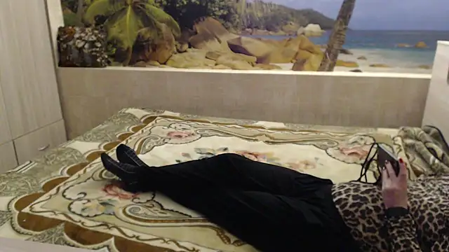 Snapshot of Aphelandra chatting on 18, 3, 2025 Aphelandra online show from 18, 3, 2025