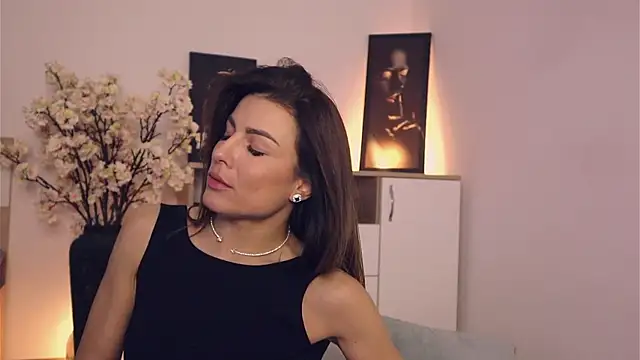 Misslullu online show from 25, 1, 2025