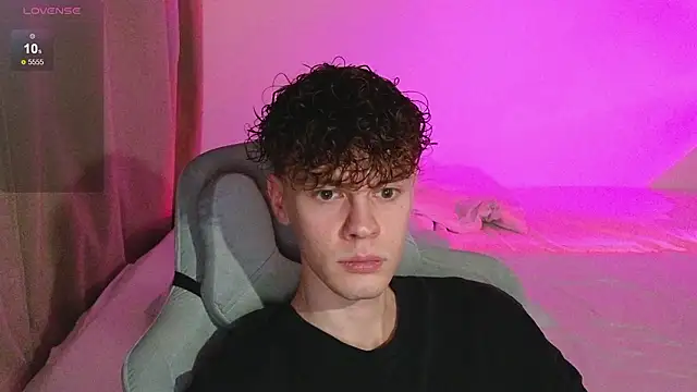 cute thomas online show from 23, 3, 2026