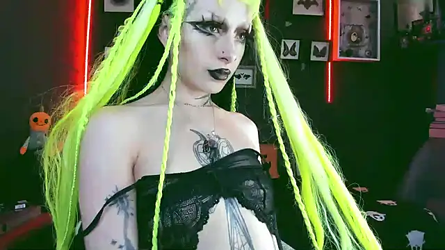 Snapshot of insania_9999_ chatting on 7, 1, 2025 insania 9999 online show from 7, 1, 2025