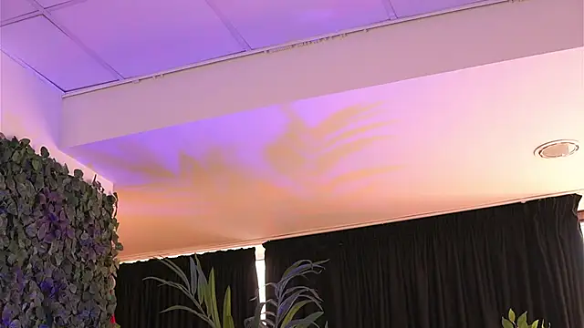 HotSkinnyX online show from 22, 2, 2025