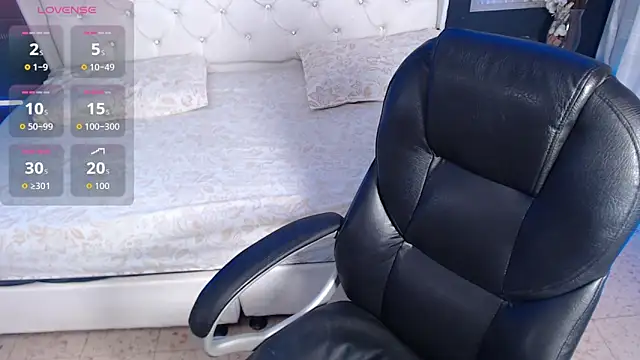 LiaVillalobos online show from 27, 9, 2025