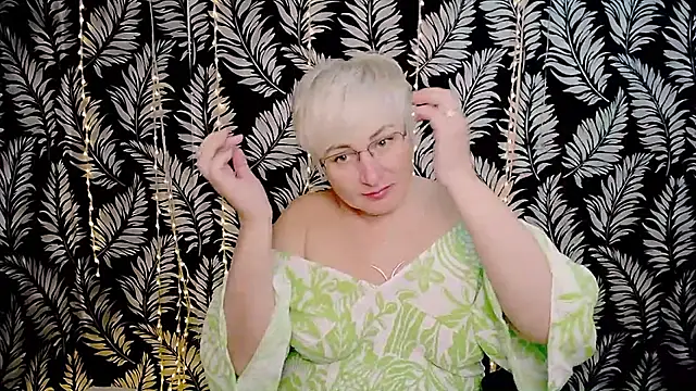 Olivia playful online show from 20, 4, 2026