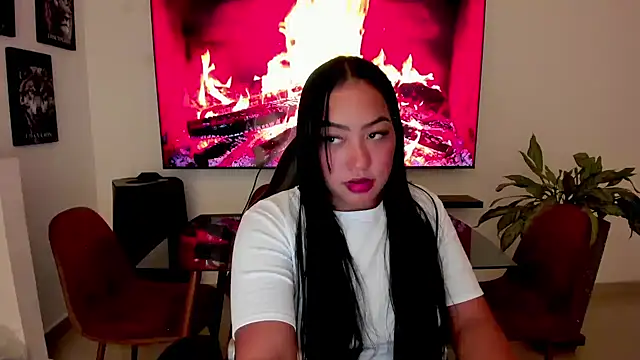 brunetenikole02 online show from 22, 10, 2025