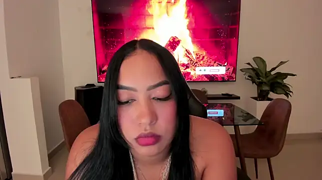 brunetenikole02 online show from 18, 2, 2026