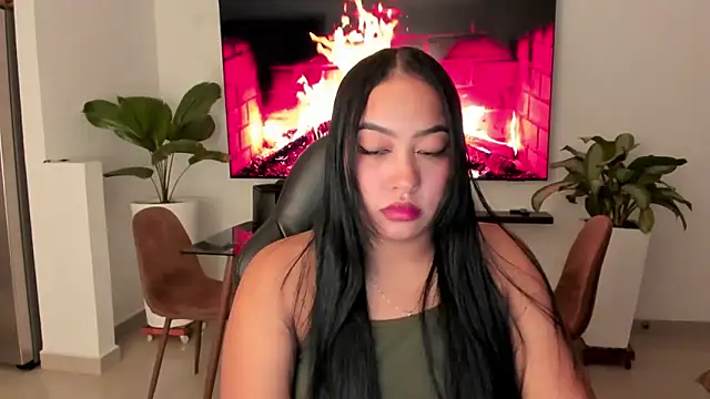 brunetenikole02 online show from 21, 4, 2026