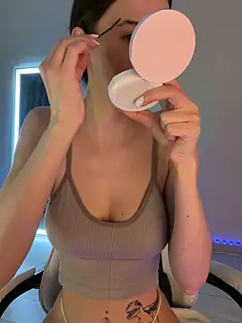 julia fly online show from 20, 3, 2026