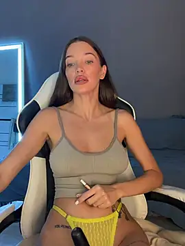 Snapshot of julia_fly chatting on 7, 7, 2026 julia fly online show from 7, 7, 2026