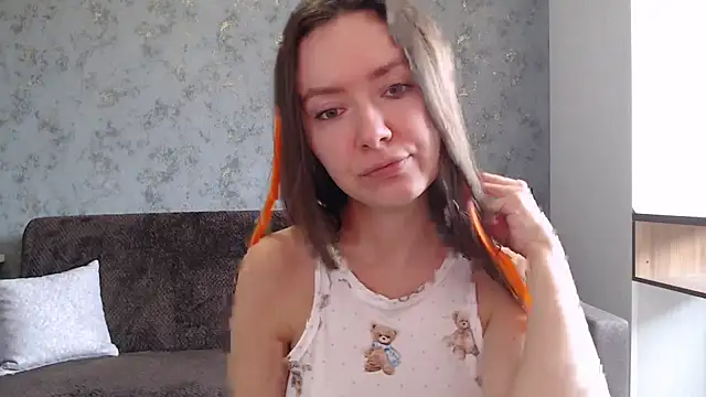 Snapshot of ___Emily___ chatting on 5, 10, 2025 Emily online show from 5, 10, 2025