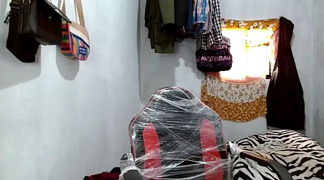 angelamarie1 online show from 11, 3, 2025