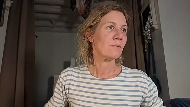 Snapshot of Lola_Belgium chatting on 23, 5, 2026 Lola Belgium online show from 23, 5, 2026