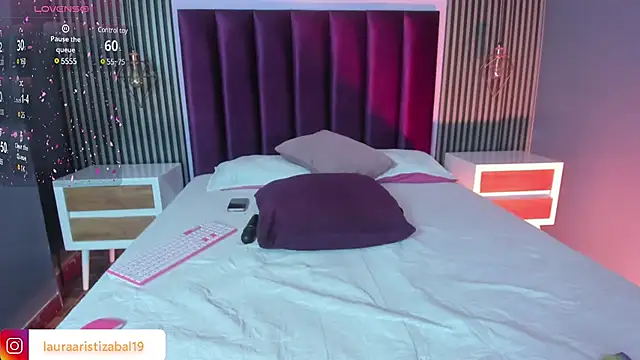 LauraAristizabal online show from 30, 1, 2025