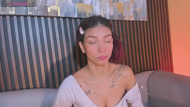 LauraAristizabal online show from 15, 9, 2025