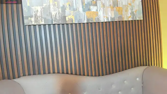 LauraAristizabal online show from 18, 10, 2025