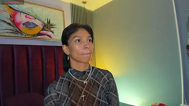 LauraAristizabal online show from 14, 2, 2026