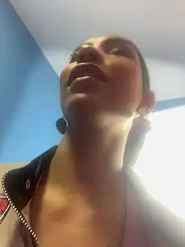 Snapshot of LauraAristizabal chatting on 26, 7, 2026 LauraAristizabal online show from 26, 7, 2026