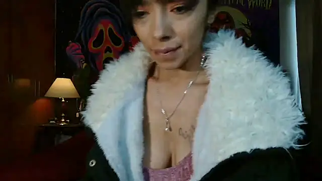 Snapshot of MINI_Petite chatting on 1, 1, 2025 MINI Petite online show from 1, 1, 2025