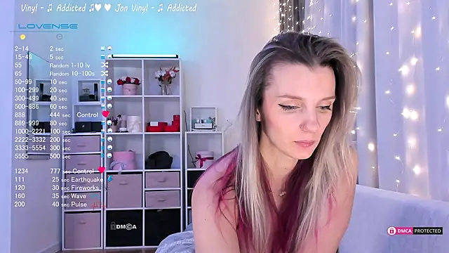 Karamelsw  online show from 3, 3, 2025