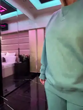 KirstieVegas online show from 15, 2, 2025