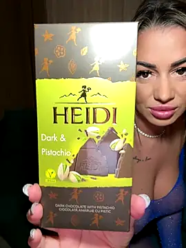 KirstieVegas online show from 18, 10, 2025