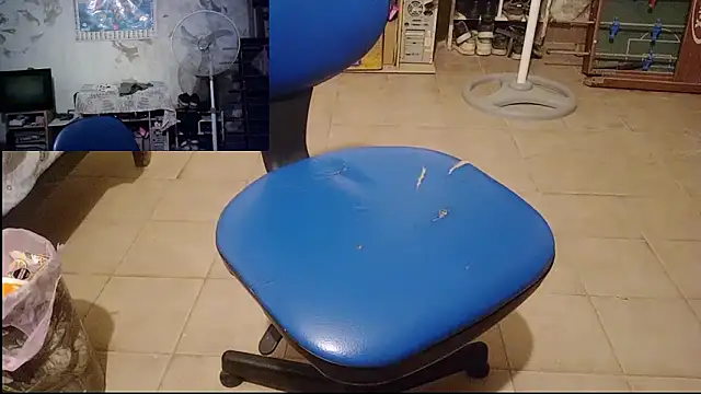 Snapshot of Emv2 chatting on 2, 2, 2026 Emv2 online show from 2, 2, 2026