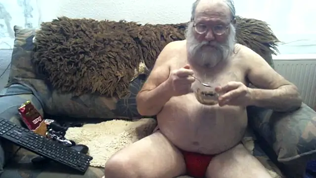 SexySantaC online show from 8, 1, 2025