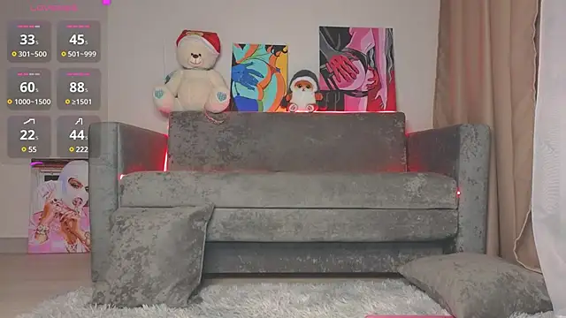 Snapshot of EmelyBenz chatting on 11, 1, 2025 EmelyBenz online show from 11, 1, 2025