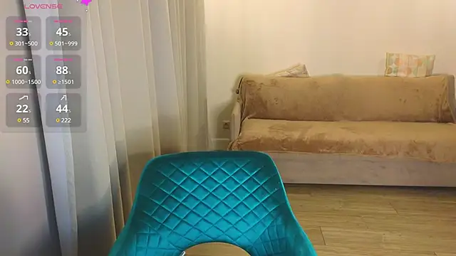 Snapshot of EmelyBenz chatting on 23, 2, 2025 EmelyBenz online show from 23, 2, 2025