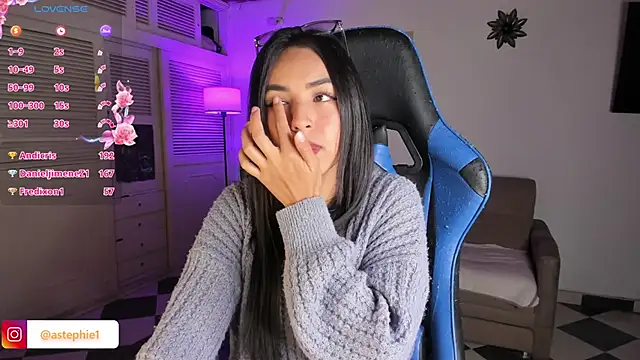 Miss Nicole online show from 3, 1, 2025