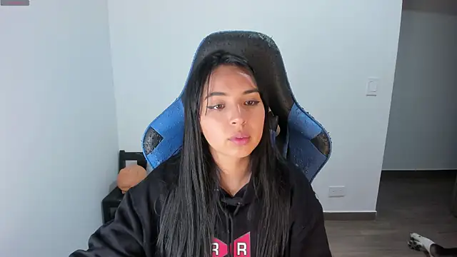 Miss Nicole online show from 11, 10, 2025