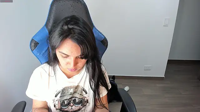 Miss Nicole online show from 22, 10, 2025