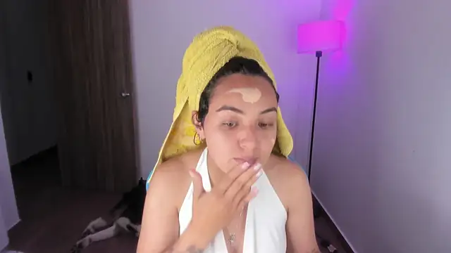 Miss Nicole online show from 14, 12, 2025