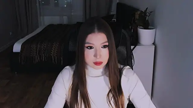 Eva Chris online show from 8, 11, 2025