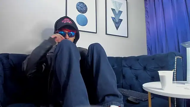 Snapshot of AcidMilo chatting on 30, 12, 2024 AcidMilo online show from 30, 12, 2024