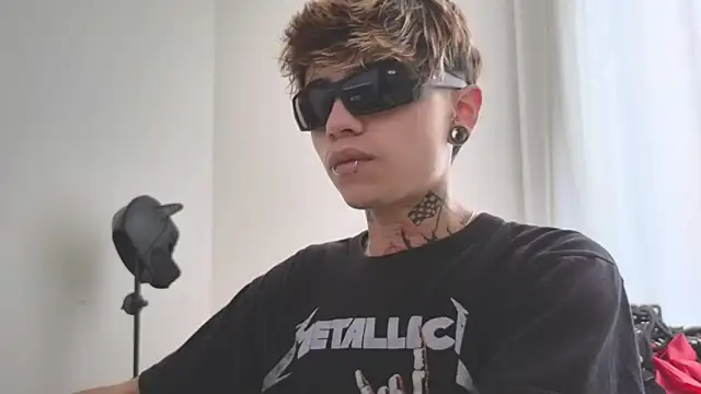 Snapshot of AcidMilo chatting on 3, 3, 2025 AcidMilo online show from 3, 3, 2025