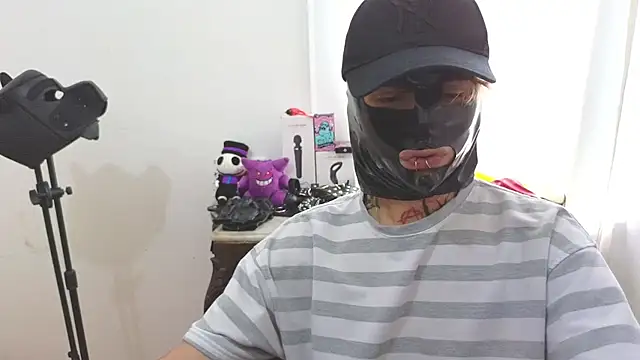 Snapshot of AcidMilo chatting on 14, 3, 2025 AcidMilo online show from 14, 3, 2025