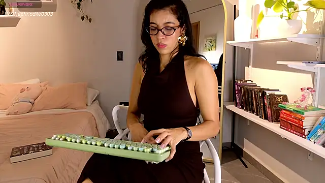 Snapshot of Nikol-JE chatting on 14, 9, 2025 Nikol-JE online show from 14, 9, 2025