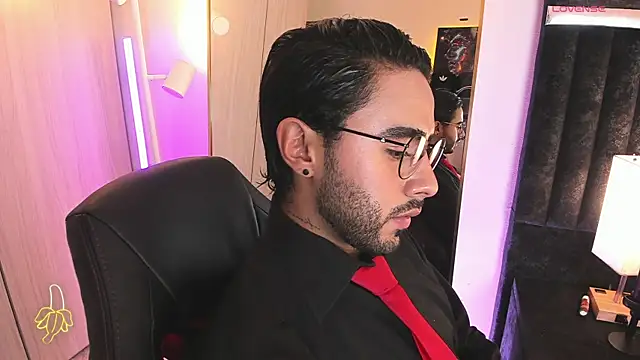 Snapshot of ItsMeEros chatting on 24, 4, 2026 ItsMeEros online show from 24, 4, 2026