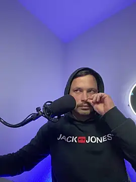 Snapshot of Jonkitzler1 chatting on 7, 3, 2025 Jonkitzler1 online show from 7, 3, 2025