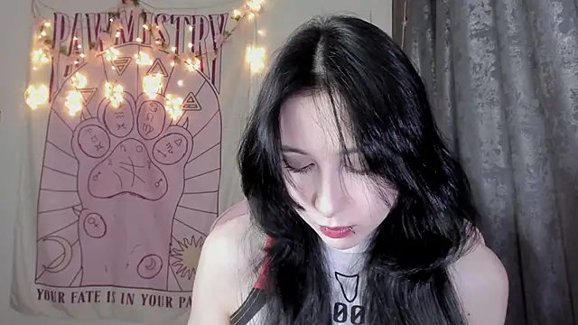 Holy420lolii online show from 9, 11, 2025