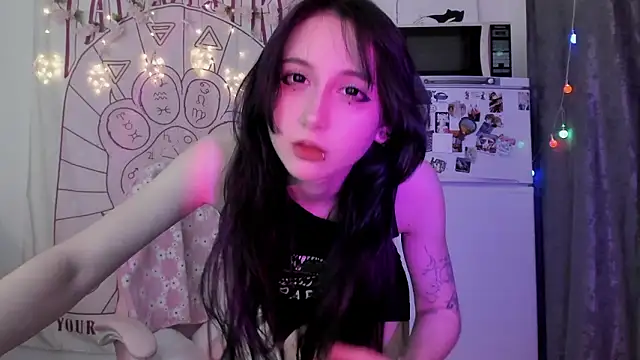 Holy420lolii online show from 17, 1, 2026