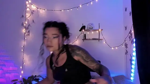 Eva Lee  online show from 6, 3, 2025