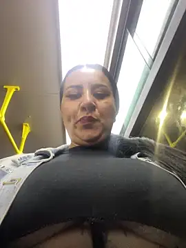 Abril Luv online show from 13, 3, 2025