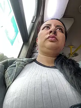 Abril Luv online show from 17, 3, 2025