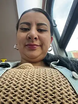 Abril Luv online show from 18, 3, 2025